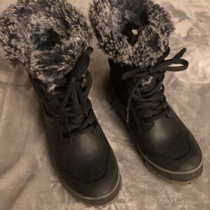 Bogs women arcana snow winter boot size 6 EUC!!